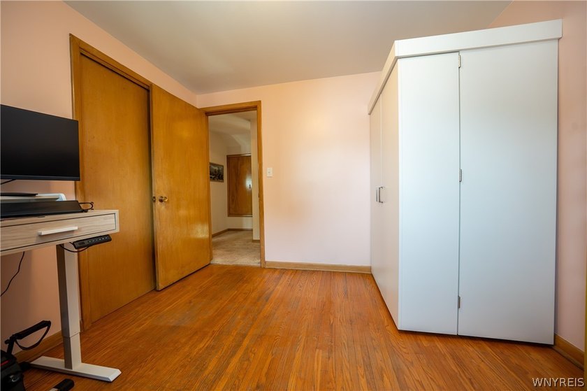 Welcome home to this inviting 4-bedroom, 1.5-bath residence - photo 27