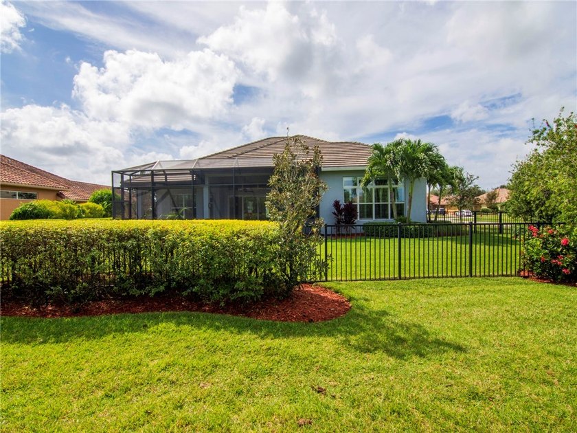GHO Sawgrass former model home on fenced .40 lake lot with - photo 28