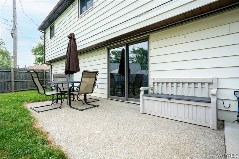 Welcome home to this inviting 4-bedroom, 1.5-bath residence - photo 36