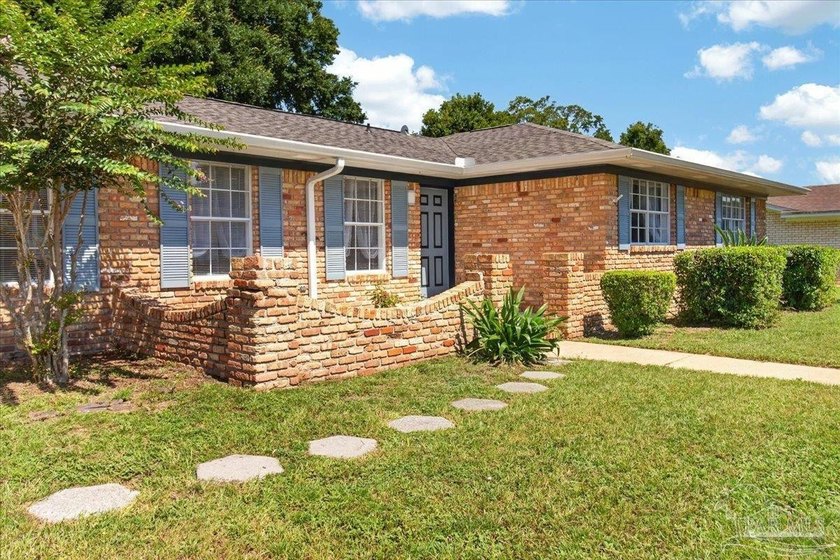 LOOKING FOR A MOVE IN READY HOME? THIS IS IT... 4 Bedroom 2 - photo 3