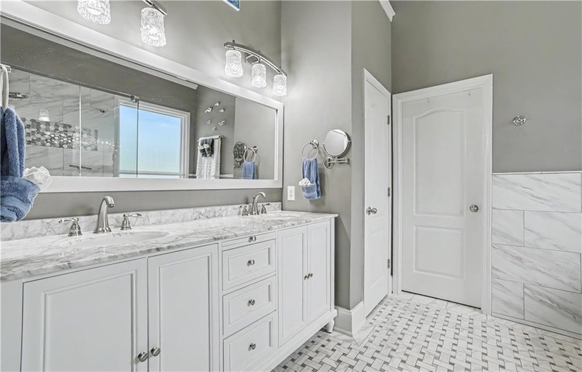 BEAUTIFULLY MAINTAINED 5 BED, 4.5 BATH RANCH HOME ON FINISHED - photo 17