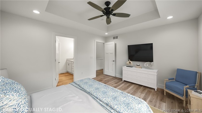 IN THE HEART OF OSAGE BEACH, your Lake of the Ozarks life starts - photo 18