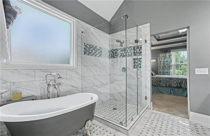 BEAUTIFULLY MAINTAINED 5 BED, 4.5 BATH RANCH HOME ON FINISHED - photo 18