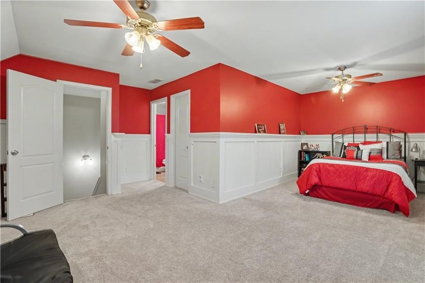 BEAUTIFULLY MAINTAINED 5 BED, 4.5 BATH RANCH HOME ON FINISHED - photo 23