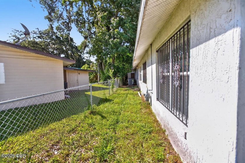 Whether you're looking for a spacious multigenerational home, a - photo 33
