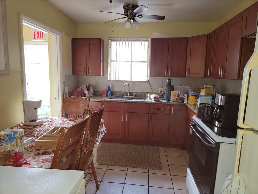 Welcome to this versatile corner-lot property in Fort Lauderdale - photo 7