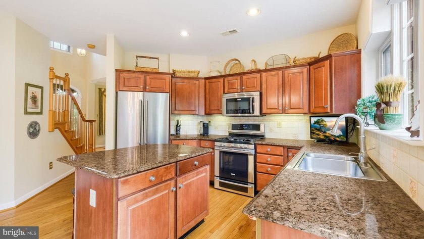Welcome to this gorgeous Colonial nestled within the prestigious - photo 9