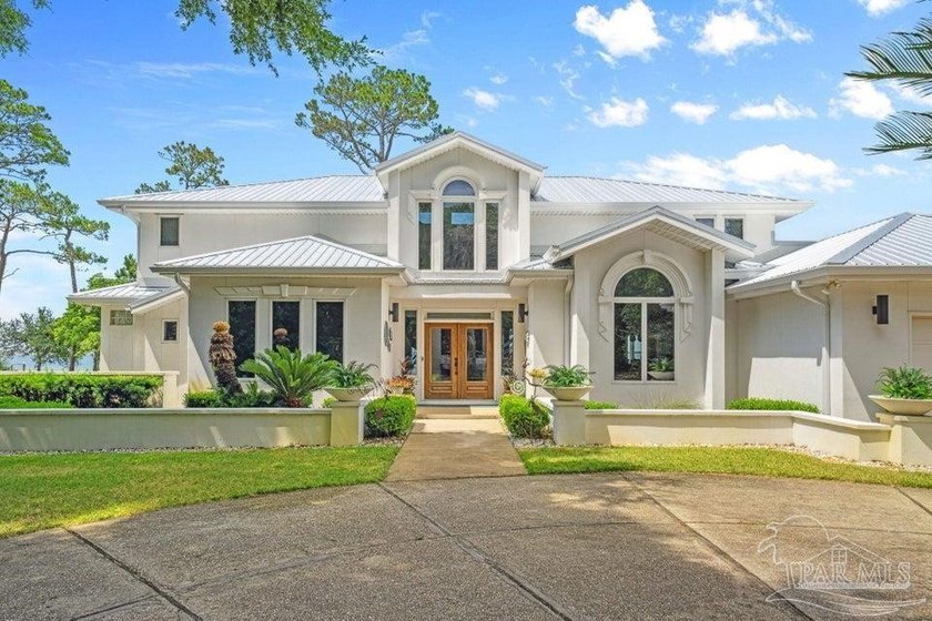 Your Paradise on the Point awaits! This newly updated &amp; - photo 3