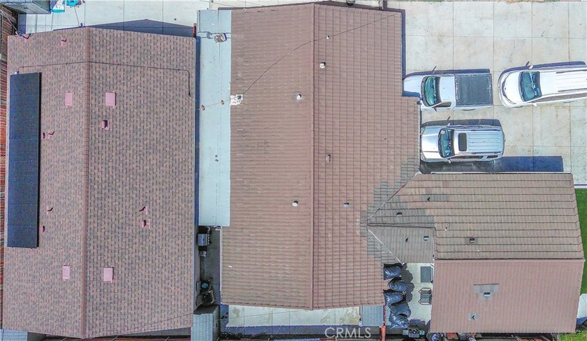 Total of 8 bedrooms, 5 bathrooms, approximately 3,667 square - photo 6