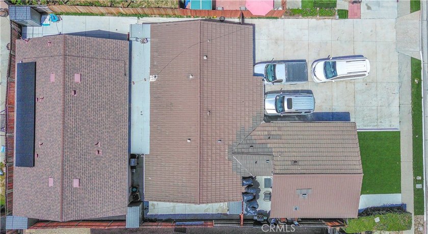 Total of 8 bedrooms, 5 bathrooms, approximately 3,667 square - photo 7