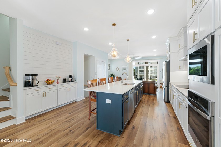 Marinafront 3-bedroom, 3.5-bath townhome in desirable Inlet Cove - photo 9