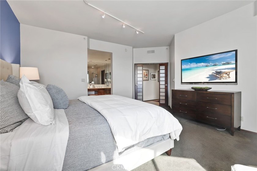 Welcome to 1310 E. Ocean Blvd, #1604! This meticulously - photo 26