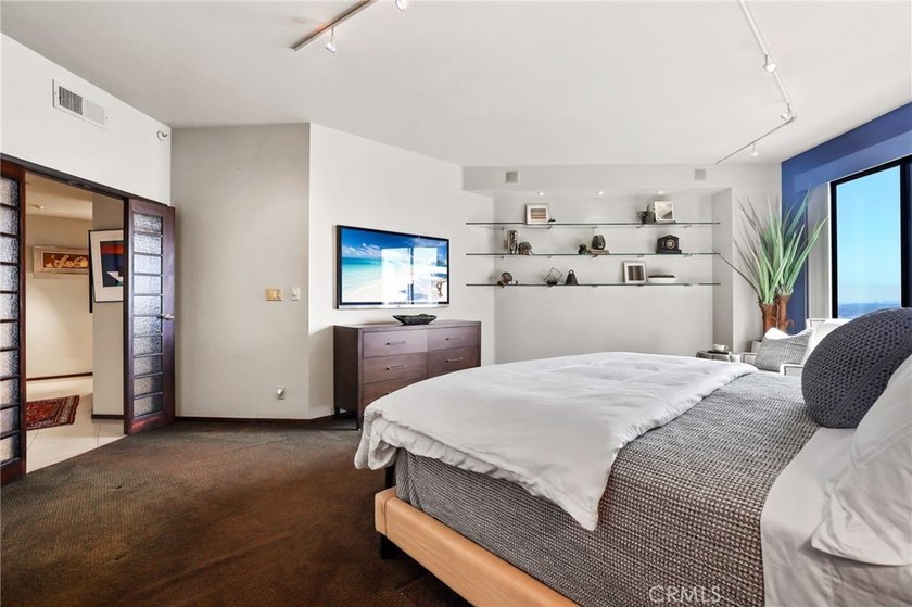 Welcome to 1310 E. Ocean Blvd, #1604! This meticulously - photo 27