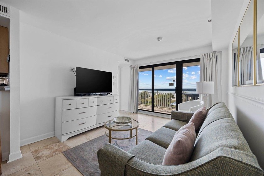 This updated oceanfront 1BR, 1BA unit offers unobstructed ocean - photo 6