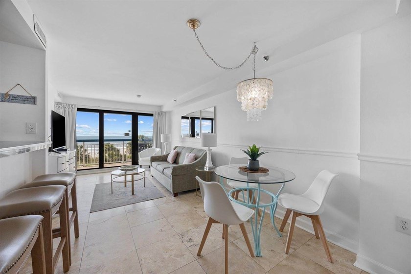 This updated oceanfront 1BR, 1BA unit offers unobstructed ocean - photo 7