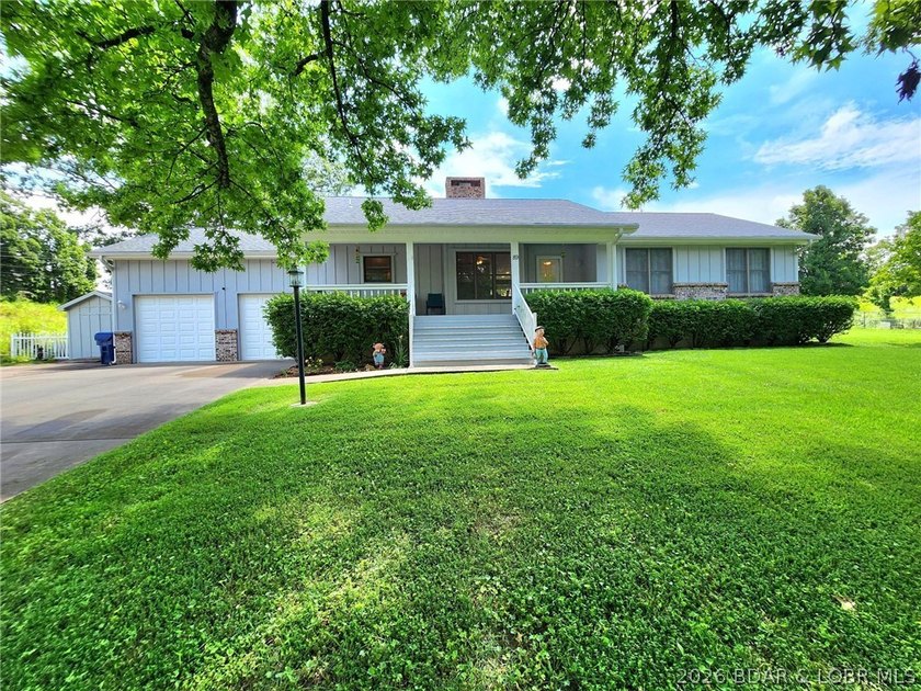 Motivated seller! This private oasis is in the heart of - photo 2