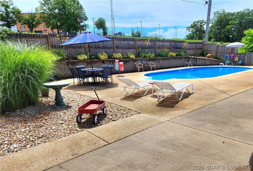 Motivated seller! This private oasis is in the heart of - photo 4
