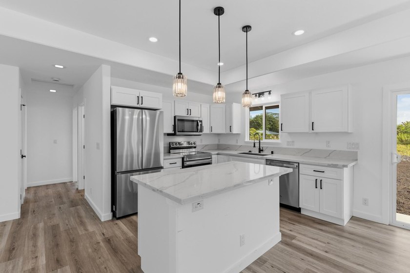 Welcome to this beautifully designed 3 bedroom, 2 bath home - photo 11