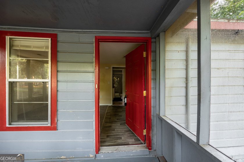 Charming opportunity in historic Darien! Ideally located in an - photo 10