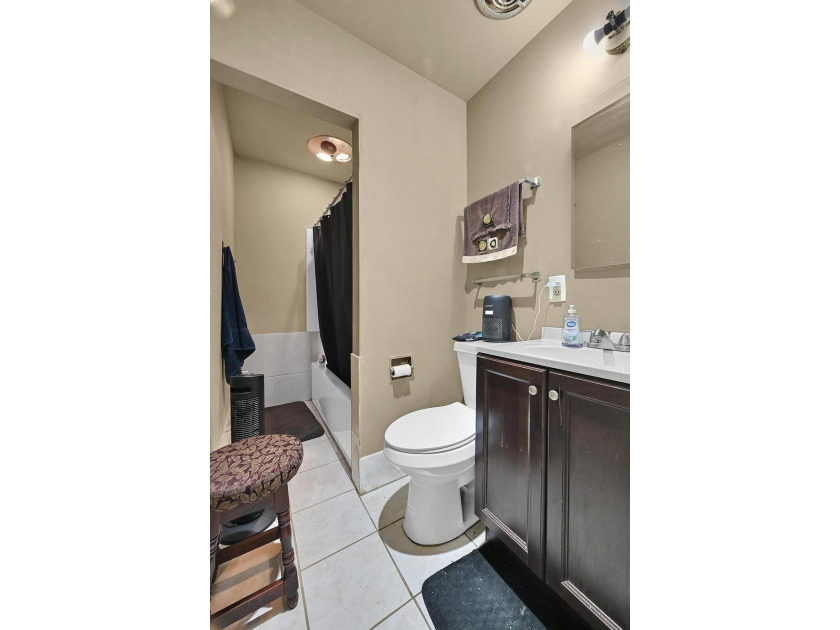 This CBS stucco 3 bedroom, 1.5 bath home offering 1,434 Sq. ft - photo 21