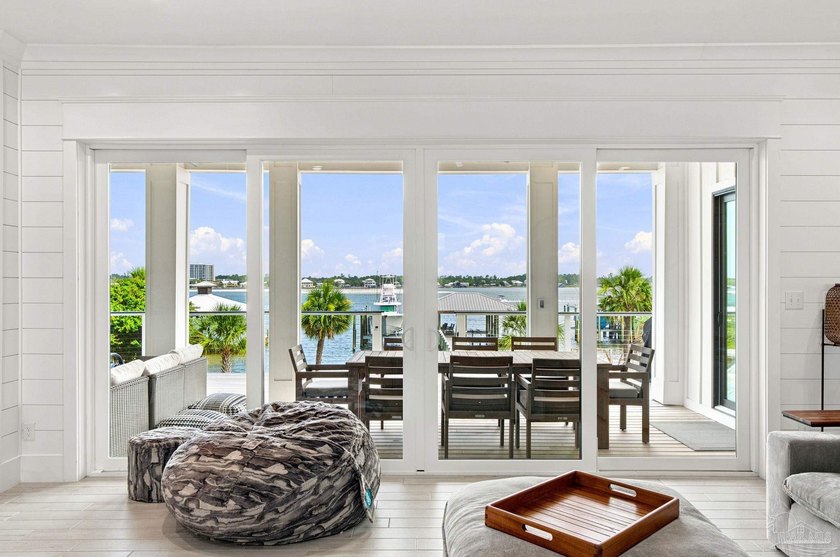 AN UNMATCHED ONO ISLAND LOCATION! Built in 2021, furnished - photo 8