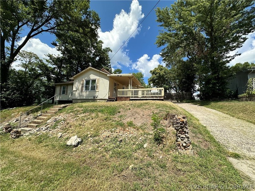 2-bedroom home conveniently located just minutes from the - photo 20