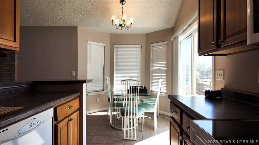 Charming home with walk-out basement in the heart of Camdenton! - photo 7
