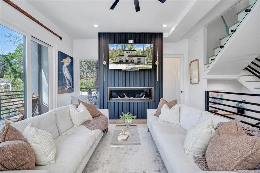 Don't miss this custom-designed, fully furnished residence - photo 20