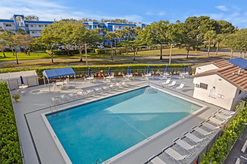 ABSOLUTELY GORGEOUS WATERFRONT 4TH FLOOR CONDO | PRESTIGIOUS 55+ - photo 21
