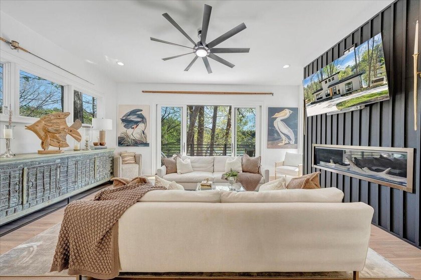 Don't miss this custom-designed, fully furnished residence - photo 21