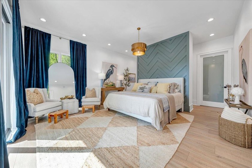 Don't miss this custom-designed, fully furnished residence - photo 29