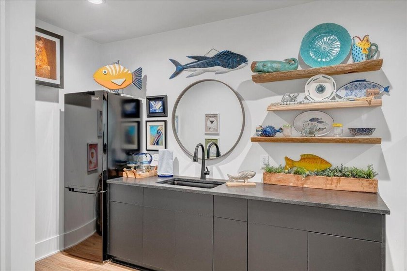 Don't miss this custom-designed, fully furnished residence - photo 46