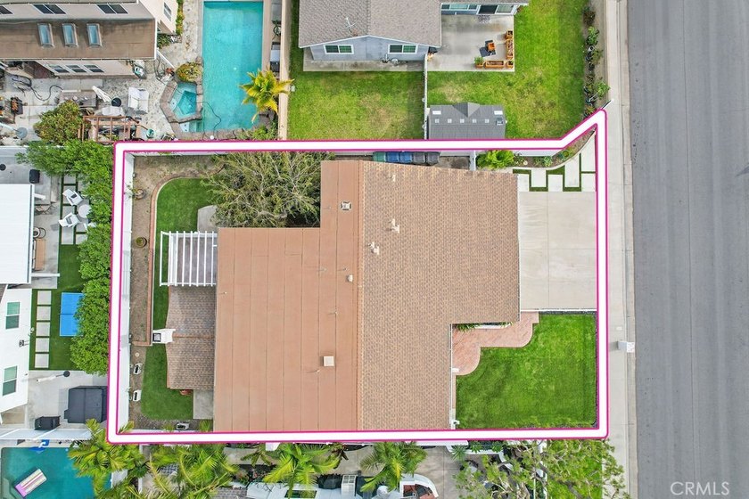 Welcome to this fantastic and beautifully maintained - photo 3