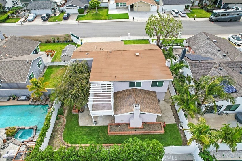 Welcome to this fantastic and beautifully maintained - photo 4