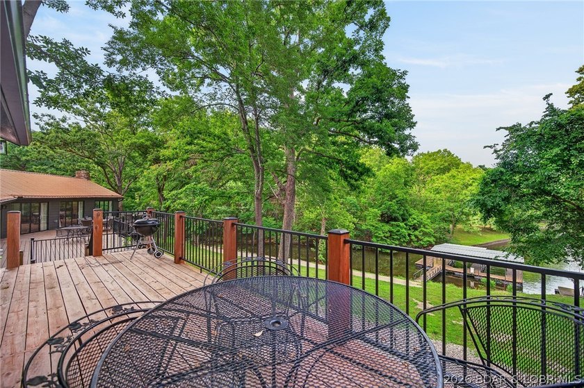 This beautifully renovated property offers the perfect blend of - photo 6