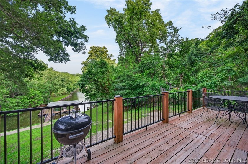 This beautifully renovated property offers the perfect blend of - photo 9