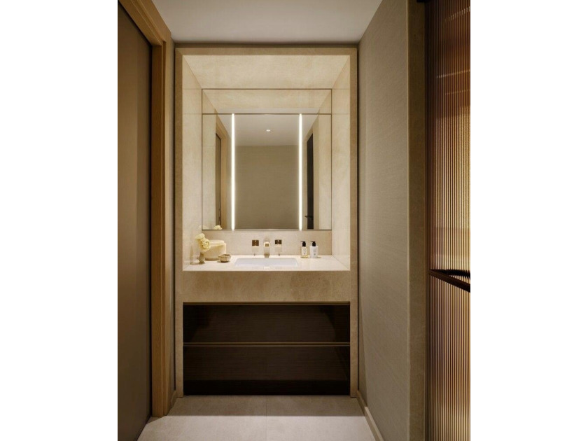 Welcome to Mandarin Oriental Residences, Fifth Avenue. Gilded - photo 15