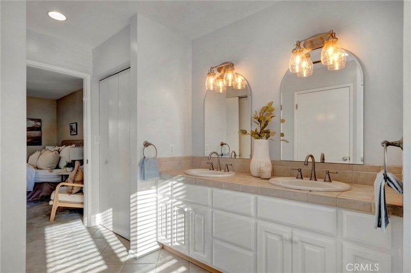 Welcome to 3556 Roxanne Avenue, a beautifully maintained Carson - photo 22