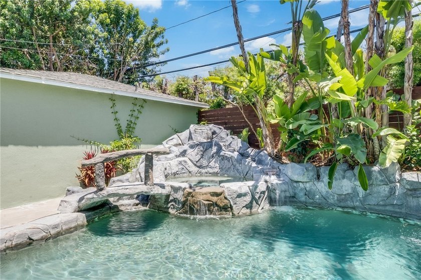 Welcome to 3556 Roxanne Avenue, a beautifully maintained Carson - photo 32