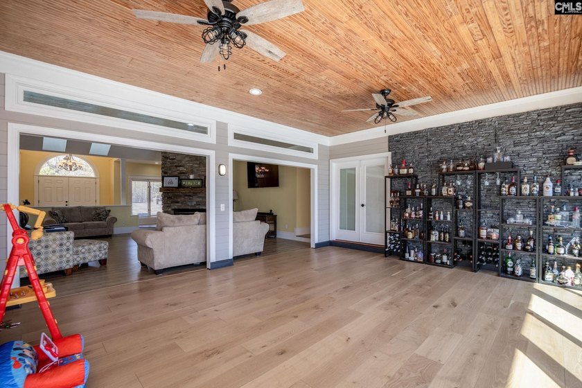 Lakefront living on Lake Murray - 150 feet of water frontage - photo 17