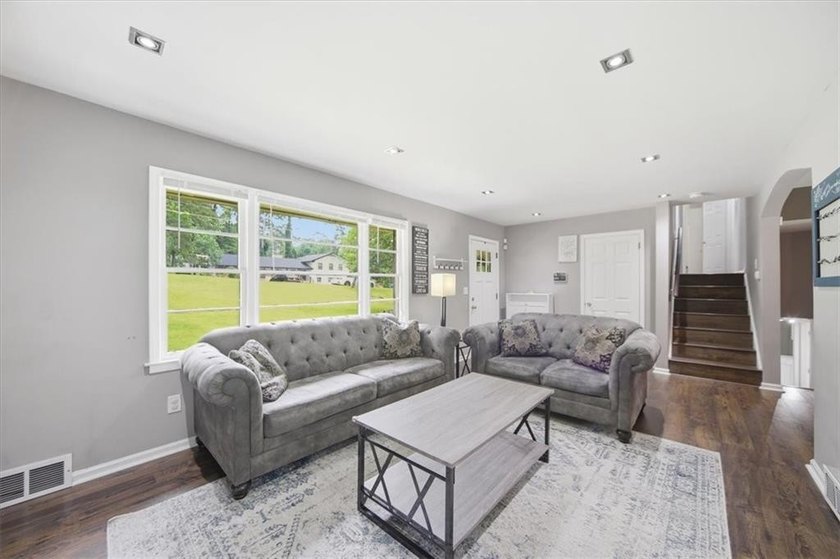 Welcome home to this beautiful four-sided brick residence - photo 6