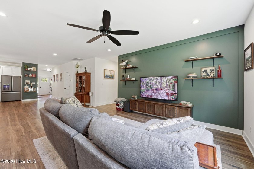 Discover the Oriental Plan, a thoughtfully designed builder's - photo 10