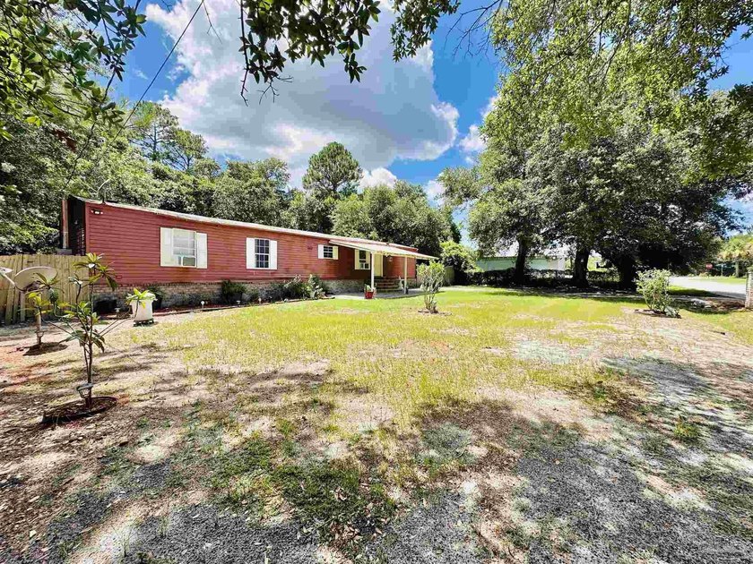 Welcome to 2501 Kingsport Avenue. This mobile home is - photo 3