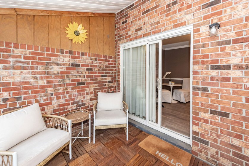 Welcome to Mepkin Place, where modern updates, low-maintenance - photo 13