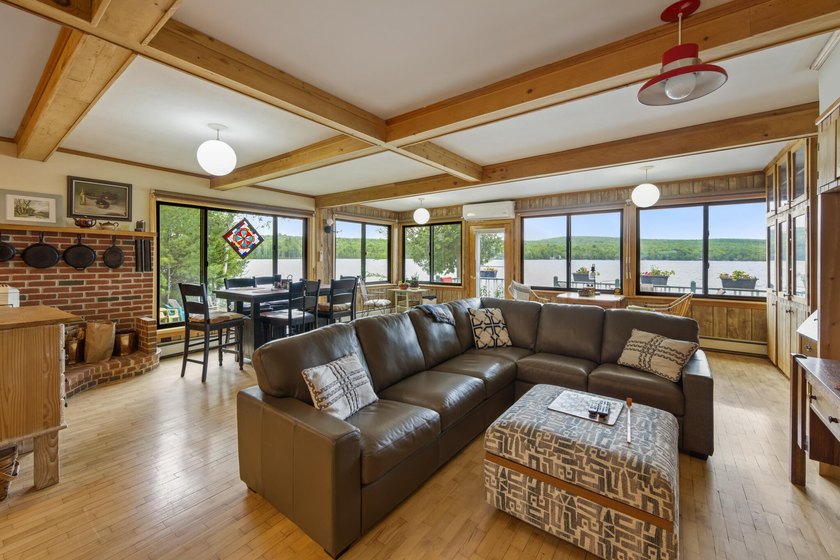 Beautifully maintained 3-bedroom, 2-bath waterfront home on - photo 15