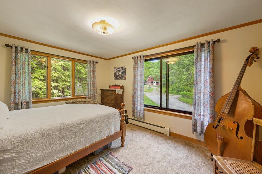 Beautifully maintained 3-bedroom, 2-bath waterfront home on - photo 25