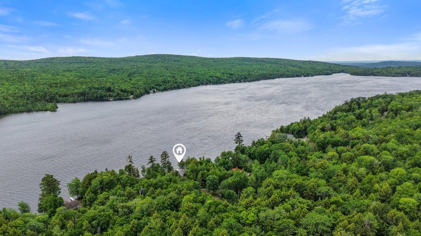 Beautifully maintained 3-bedroom, 2-bath waterfront home on - photo 49
