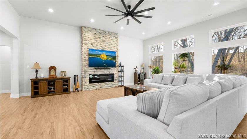 Step into effortless living with this immaculate, newer - photo 5