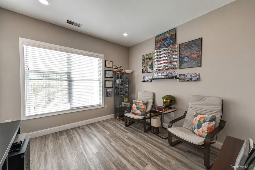 Comfortable and spacious condo in Oak Creek Commons. Fantastic 2 - photo 11