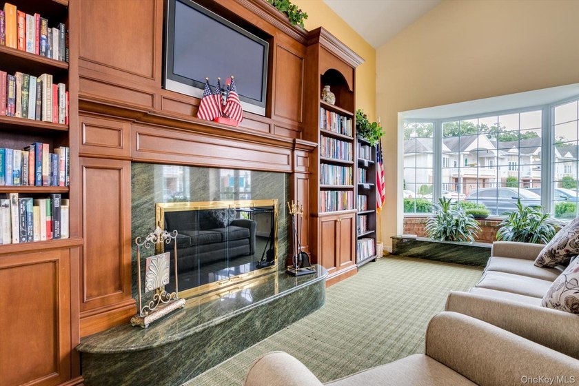 Welcome to this well maintained 2 bedroom, 2 full bath condo - photo 16